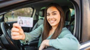 Multas por radar: qué son, tipos y cómo recurrirlas Multa carnet caducado: cómo evitarla y qué hacer si te la imponen