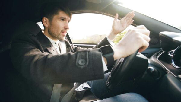 conductor recibiendo una multa que no le corresponde por identificación errónea