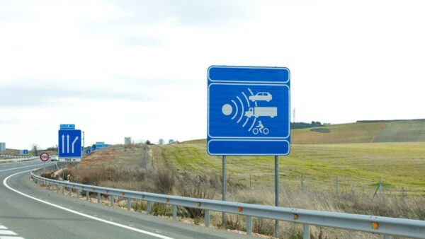 Miles de conductores pagan multas que podrían recurrirse Multas anuladas por errores de la DGT en 2026 por radares y fallos de notificación